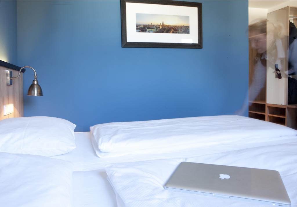 Dock1 Hotel Regensburg Szoba fotó